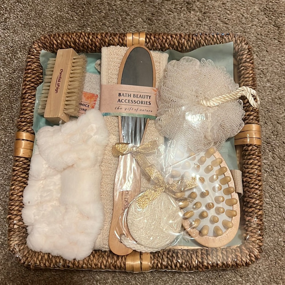 Bath accessories